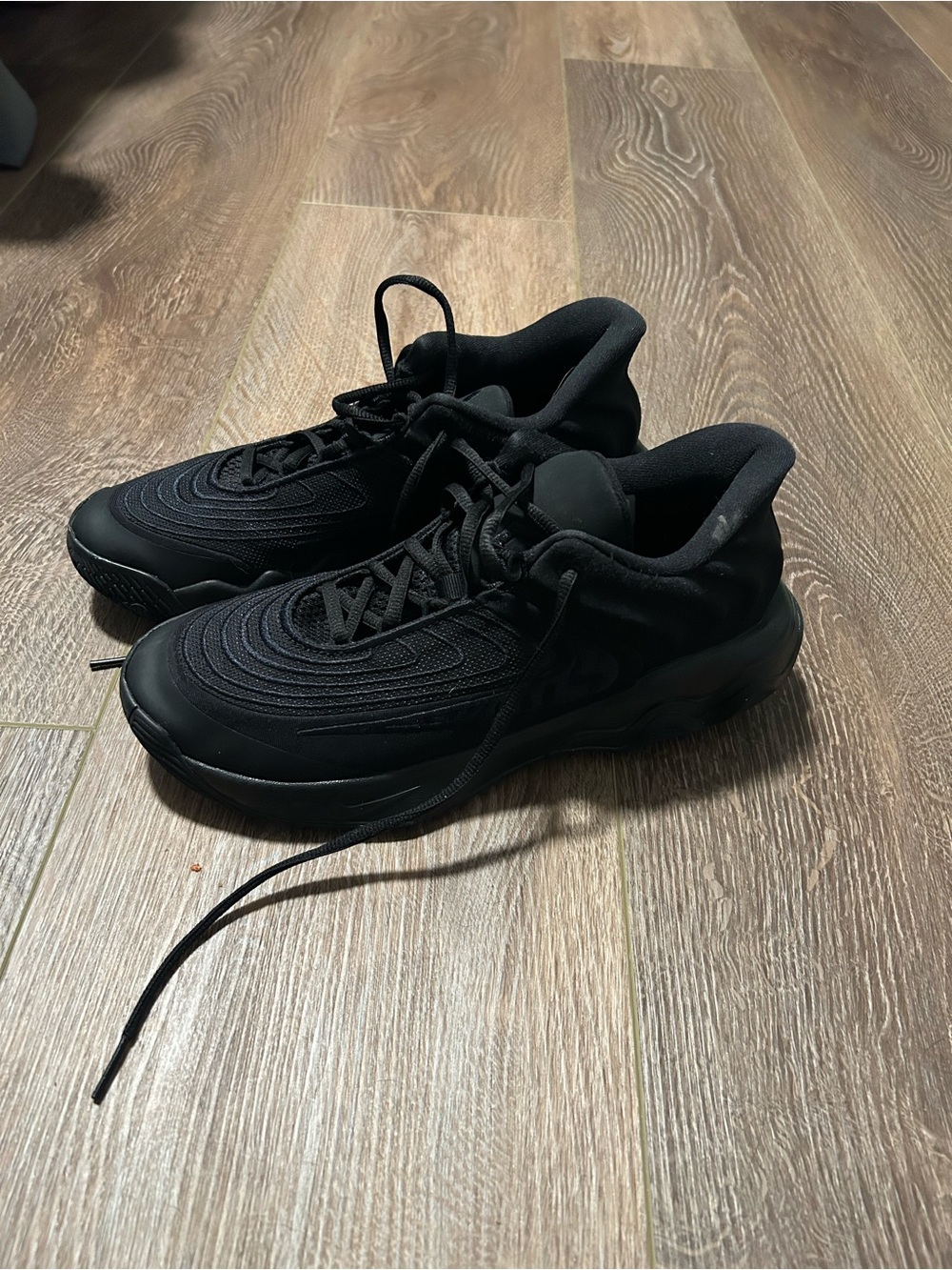 Nike Gianni black - men’s 8.5